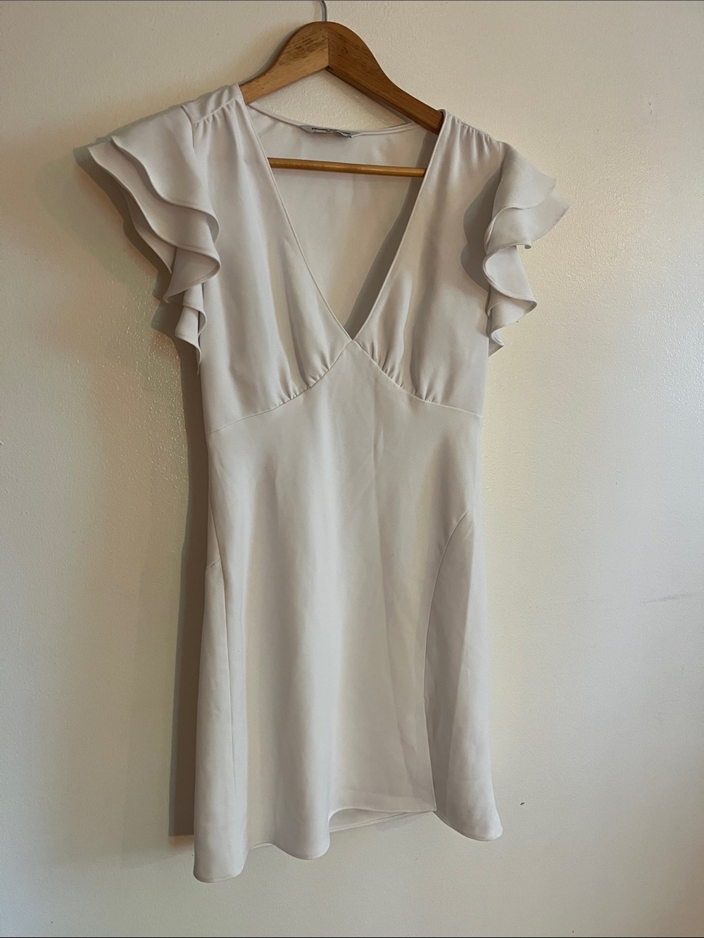 Amanda Uprichard Light Gray V-Neck Flutter Sleeve Dress